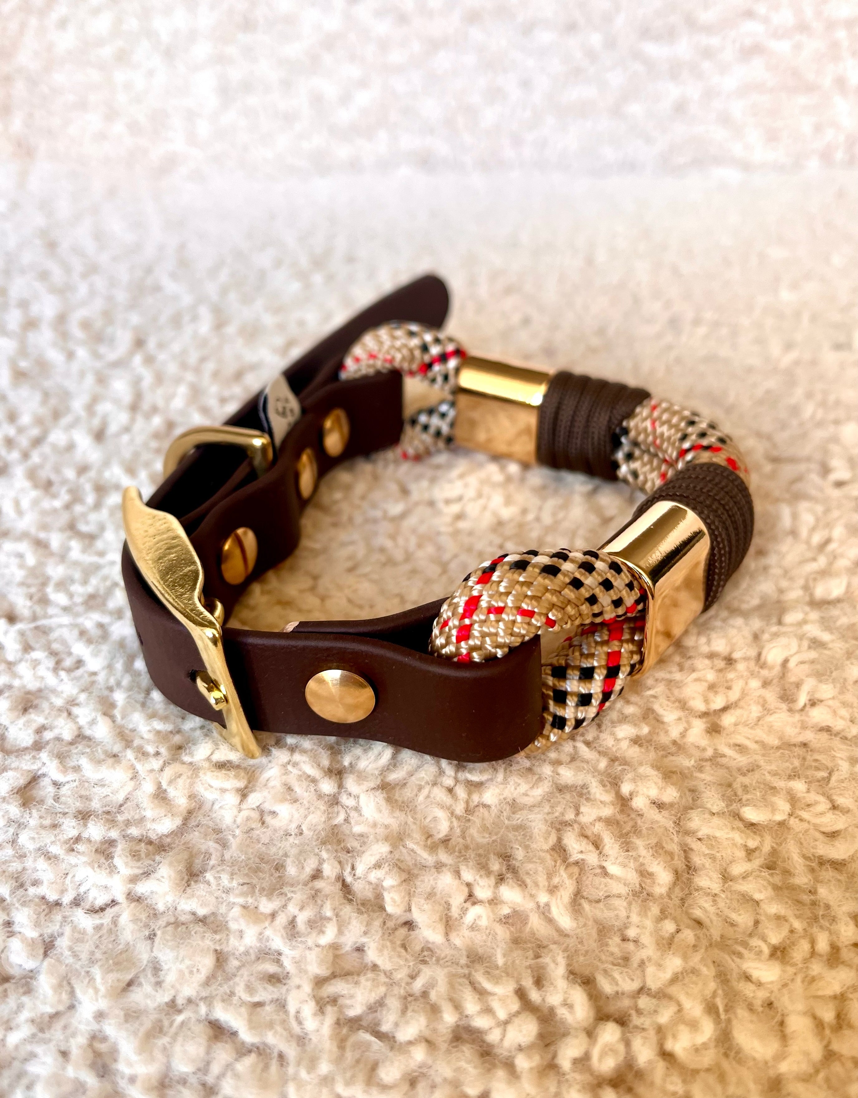 Collier British Check