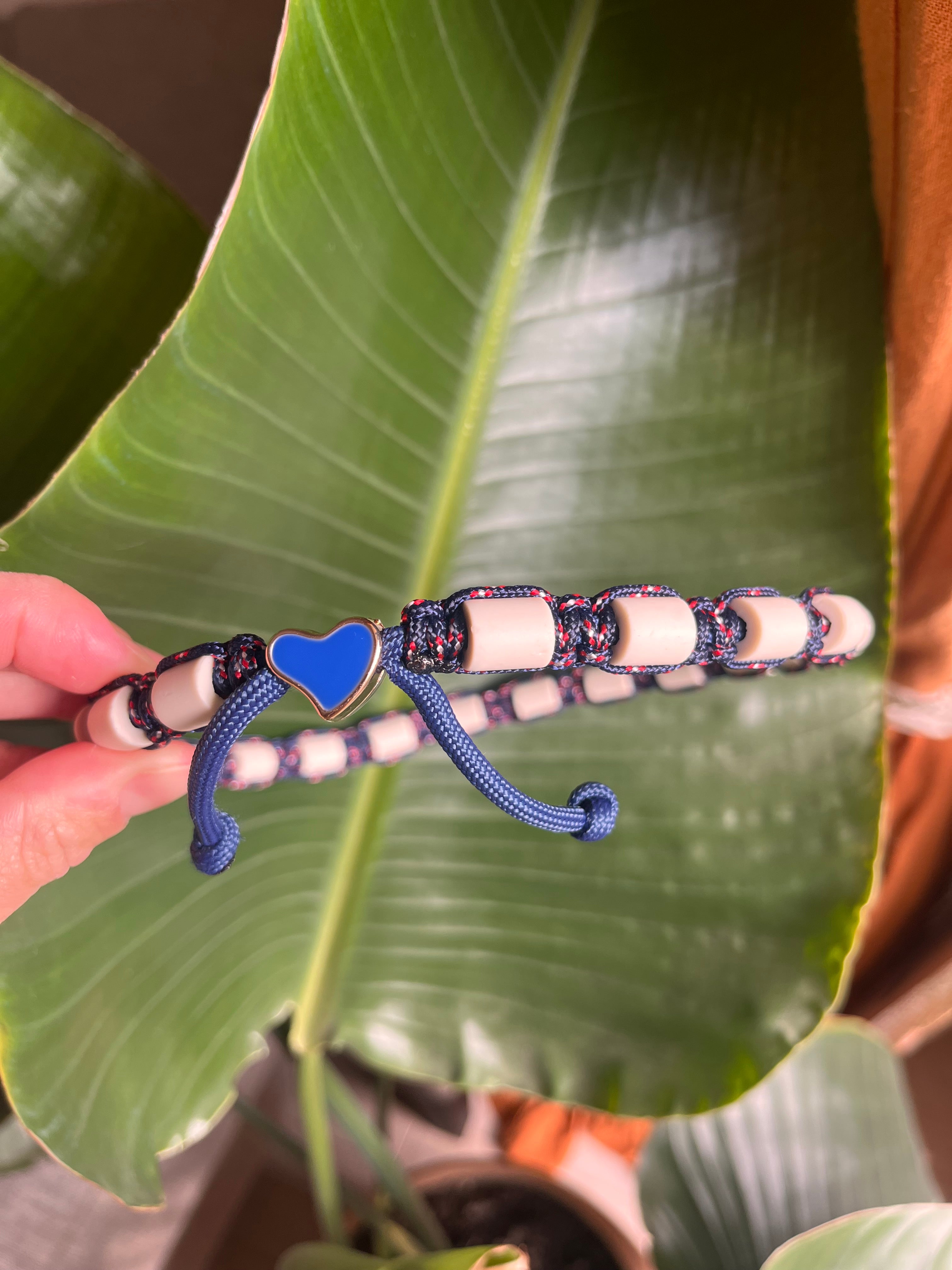 Collier antiparasitaire en perles de céramique
